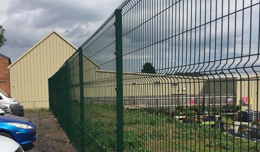 Doppelte Maschendrahtzäune für Zoos: Schutz wertvoller Ökosysteme