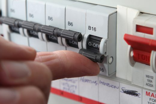 Wie eine DGUV V3 Prüfung Arbeitsunfälle verhindern kann