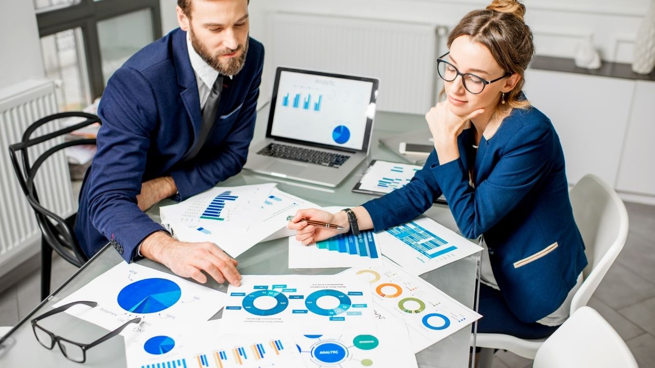 Was macht Internet-Marketing im Vergleich zu traditionellem Marketing effektiv?