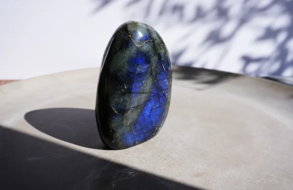 labradorit kaufen für energetische Unterstützung im Alltag