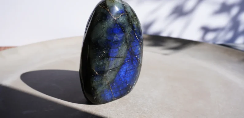 labradorit kaufen für energetische Unterstützung im Alltag